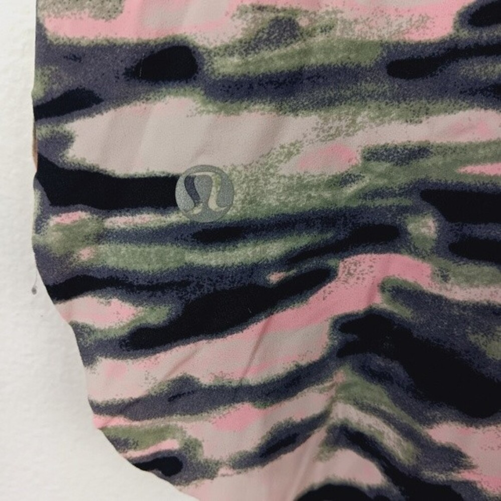 Lululemon Water Bound‎ Singlet - Picture 8 of 11